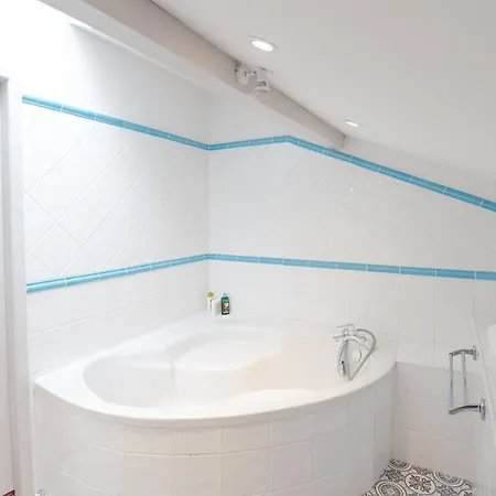 Apartman Guestready - Charming Duplex With A Park View